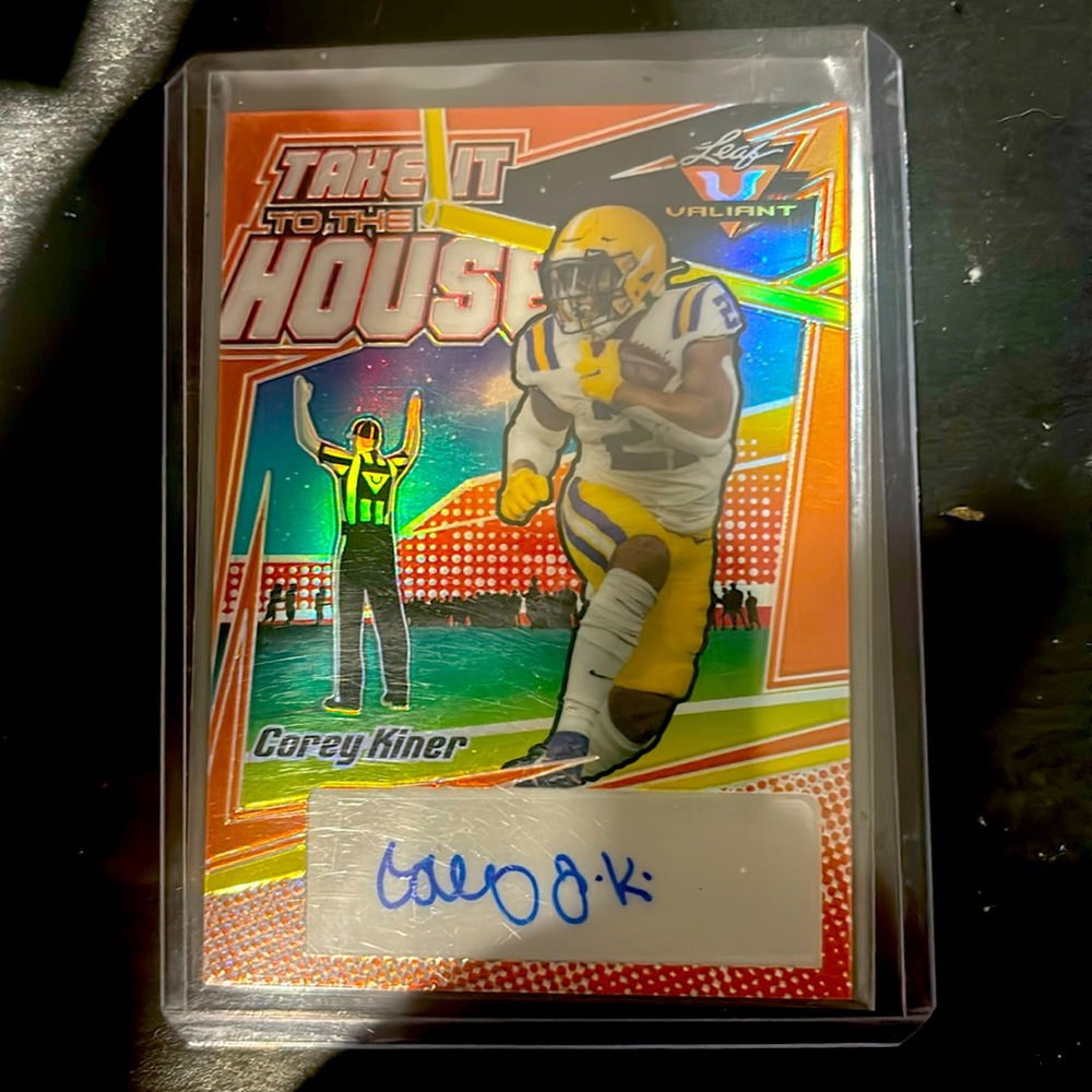 2022 Leaf Trading Cards Elite Valiant Corey Kiner #19/25 Full Auto